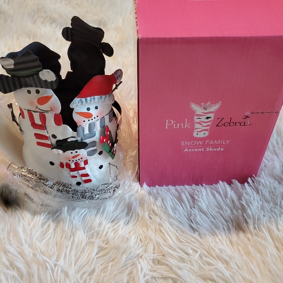 Pink Zebra snow family accent shade